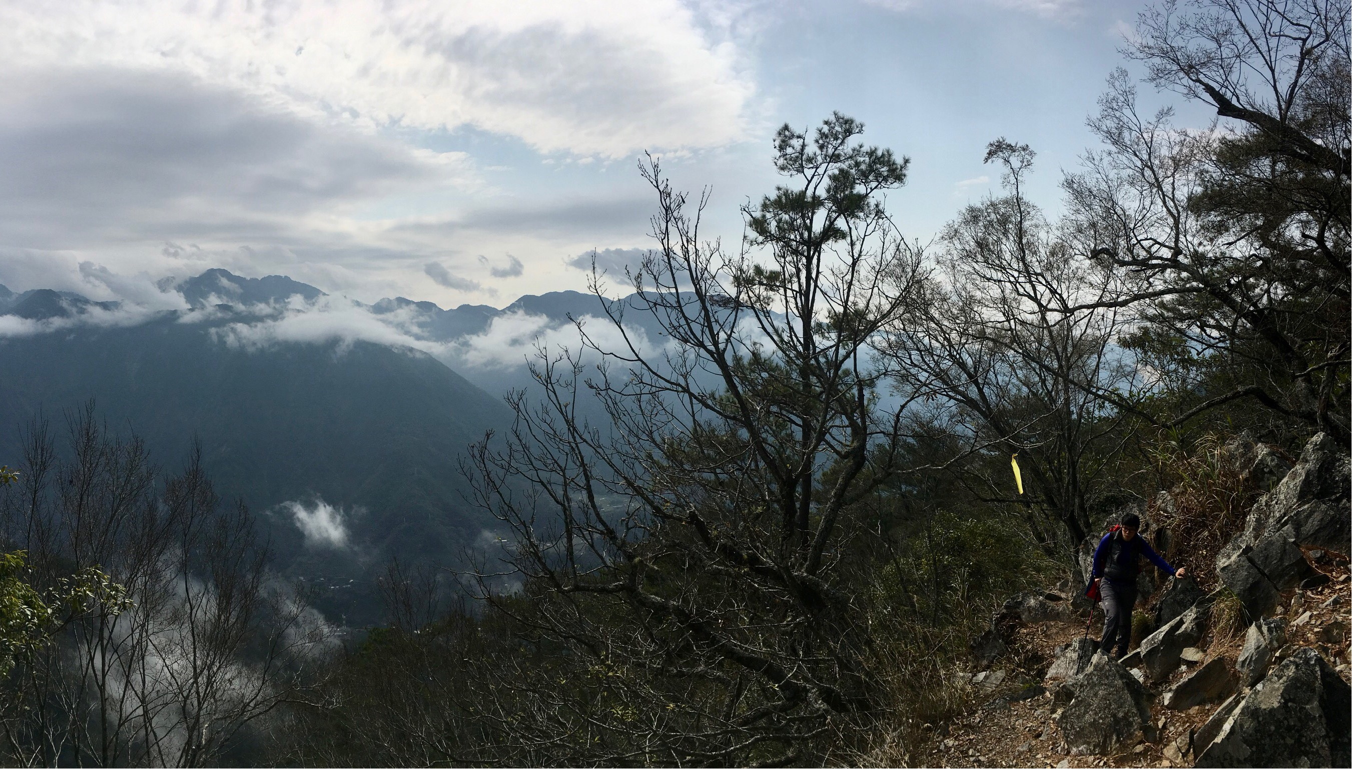 View on the climb up to Pojinjia